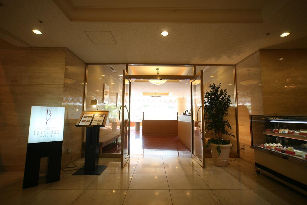 Hotel Port Plaza Тиба Экстерьер фото Entrance to the club
