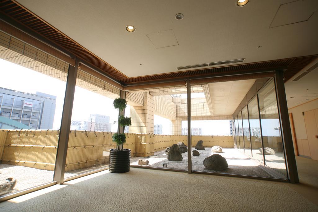 Hotel Port Plaza Тиба Экстерьер фото A tea room at the Kyoto International Conference Center