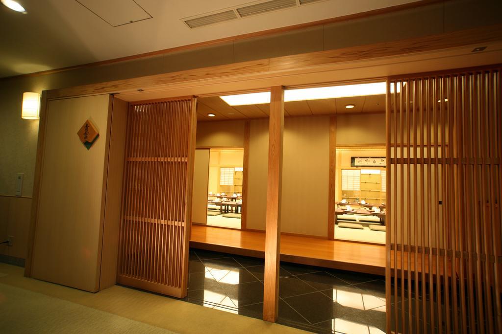 Hotel Port Plaza Тиба Экстерьер фото A shōji