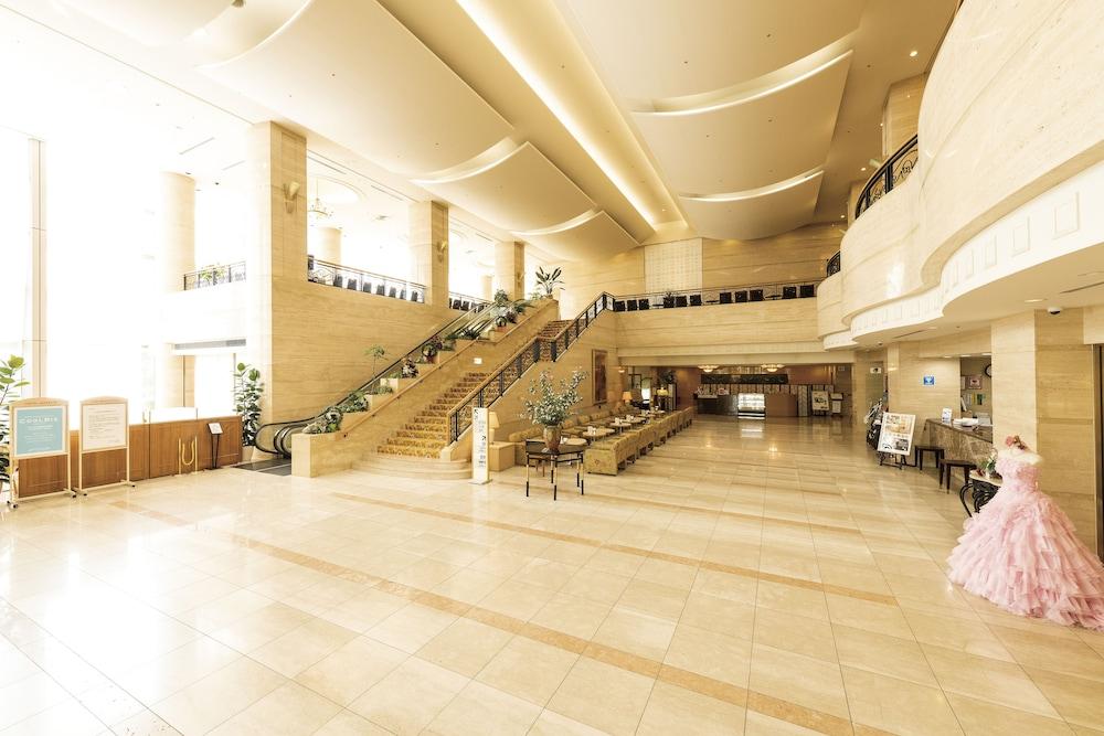 Hotel Port Plaza Тиба Экстерьер фото The lobby of the hotel