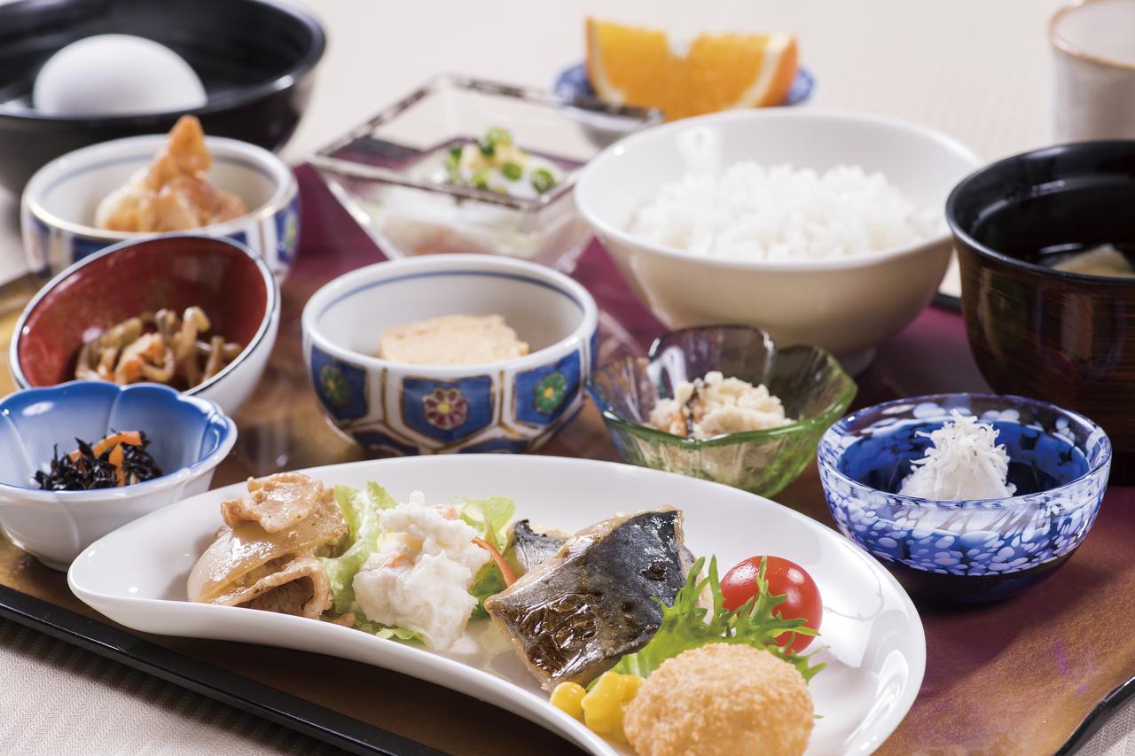 Hotel Port Plaza Тиба Экстерьер фото A Japanese meal