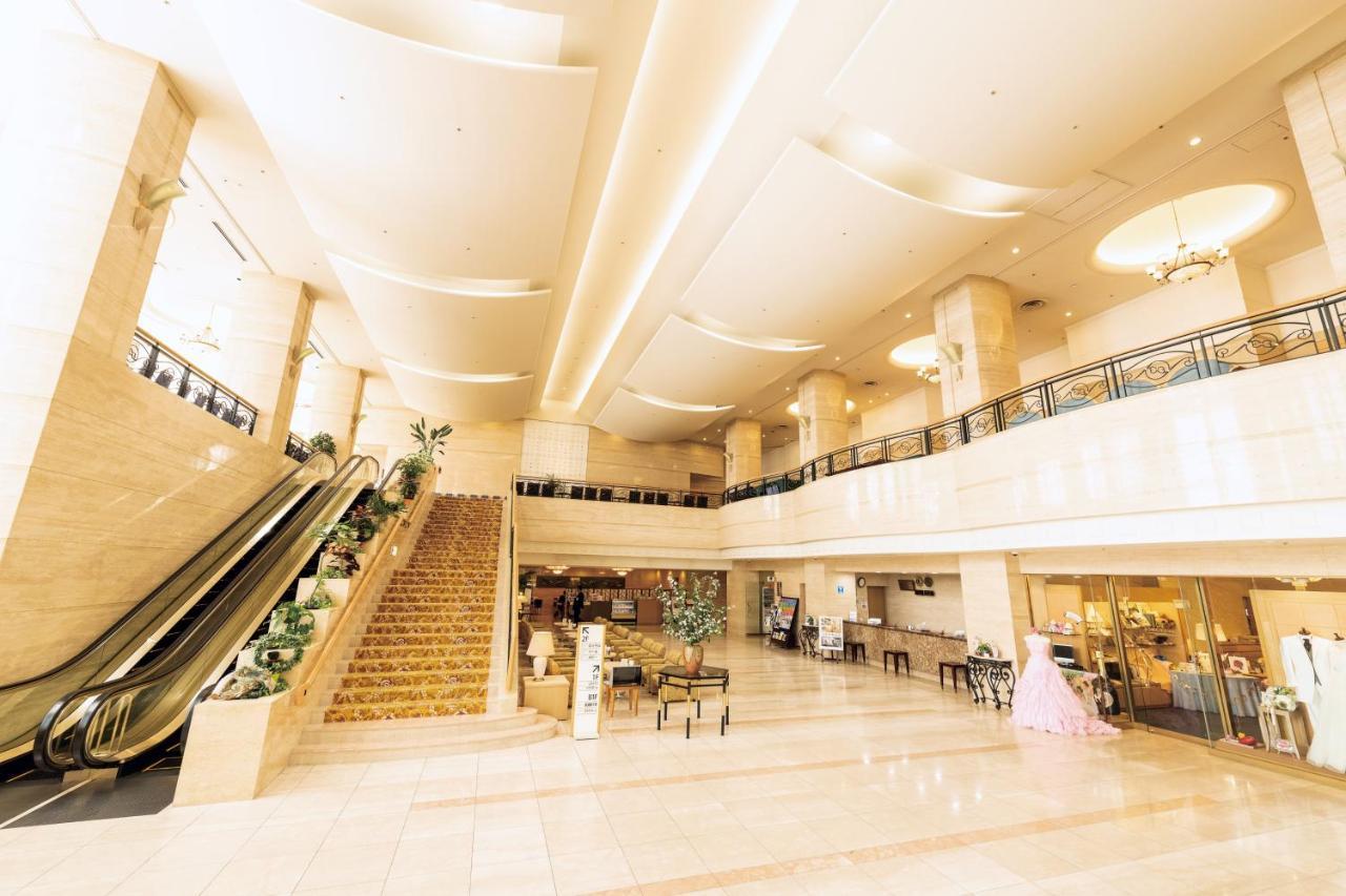 Hotel Port Plaza Тиба Экстерьер фото The lobby of the hotel